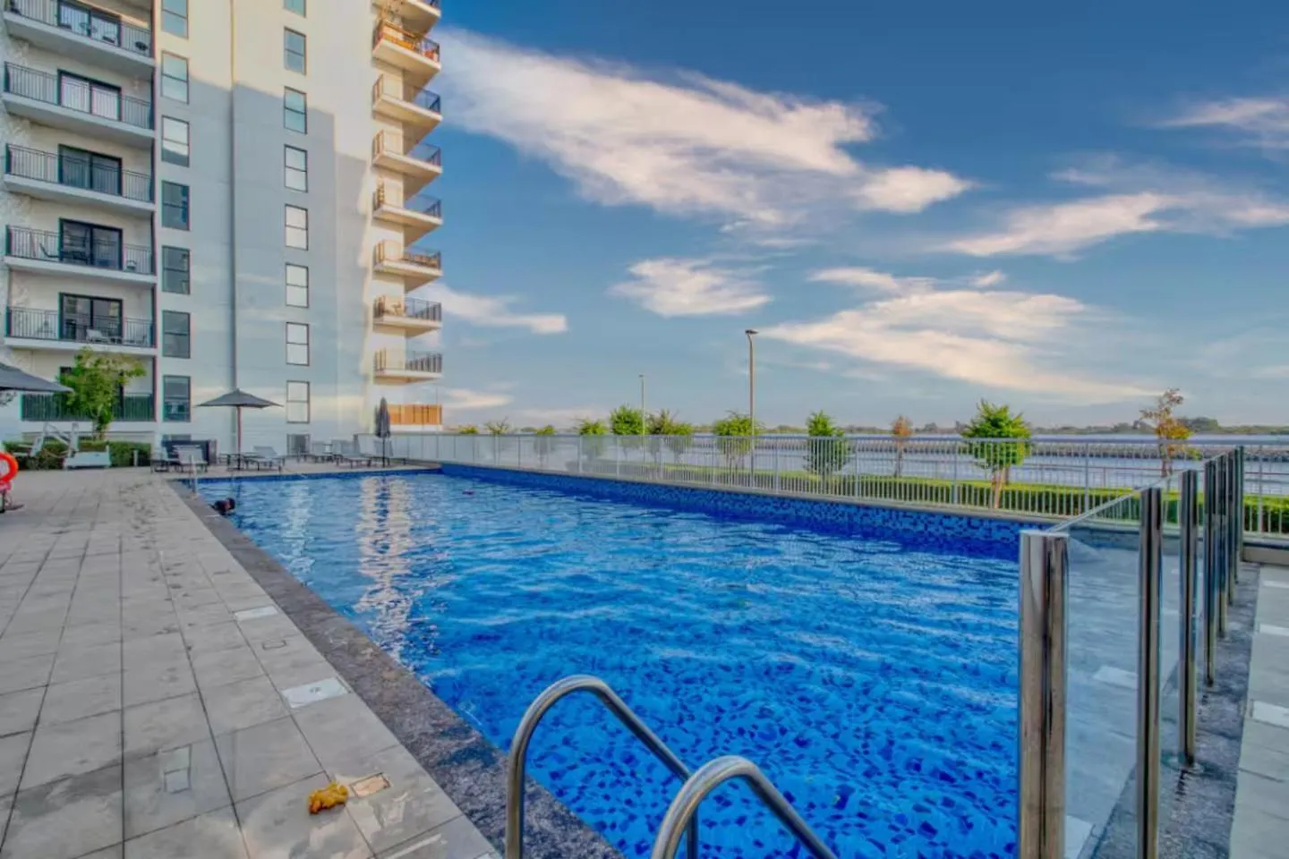 Apartament Luxury Waterfront 3Br, Pool, Canal Views! Yas Island Abu Zabi
