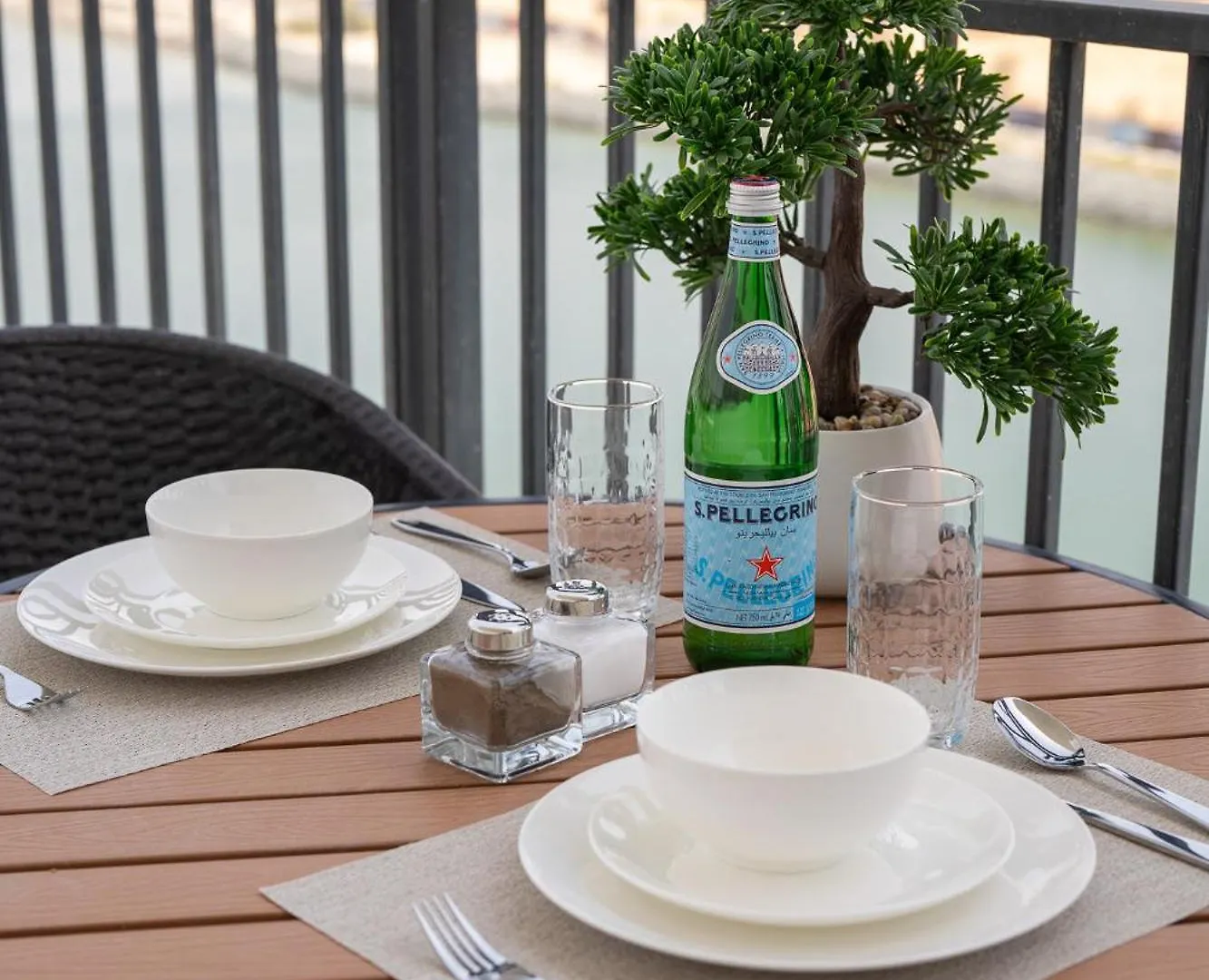Apartament Luxury Waterfront 3Br, Pool, Canal Views! Yas Island Abu Zabi