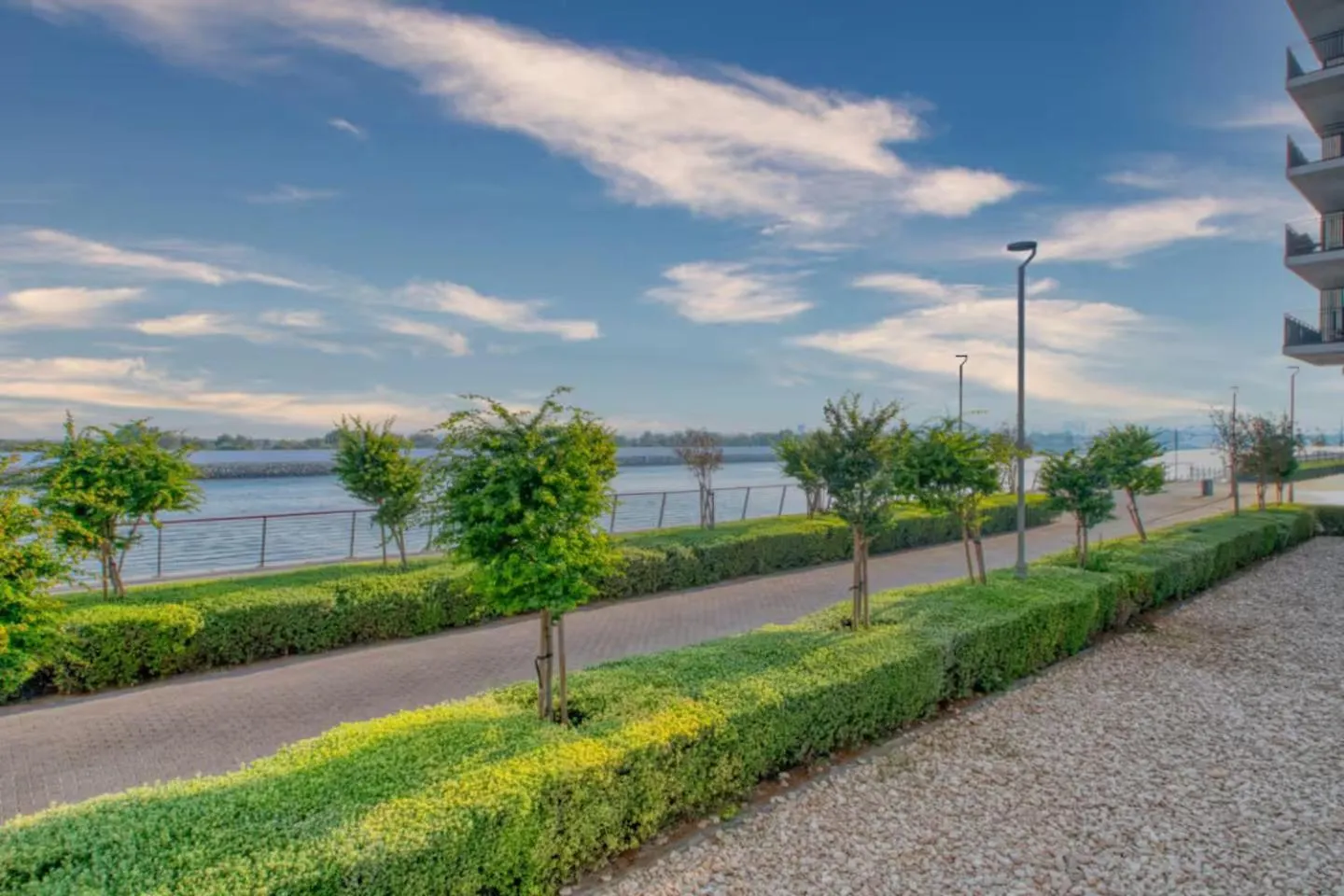 Luxury Waterfront 3Br, Pool, Canal Views! Yas Island Abu Zabi
