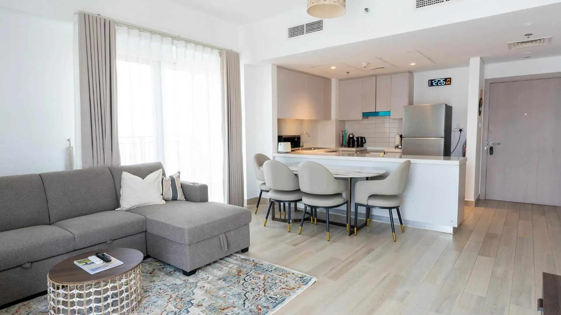 Apartament Luxury Waterfront 3Br, Pool, Canal Views! Yas Island Abu Zabi