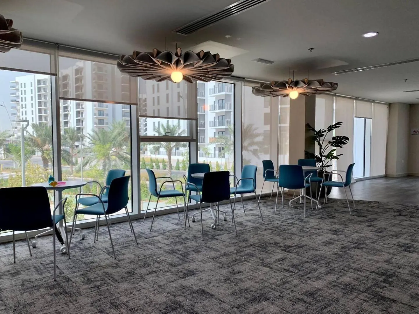 Luxury Waterfront 3Br, Pool, Canal Views! Yas Island Abu Dzabi
